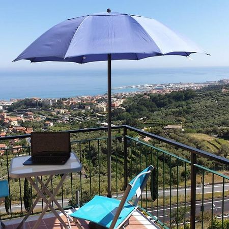 B&B Tra Cielo E Mare Pietra Ligure Exteriör bild