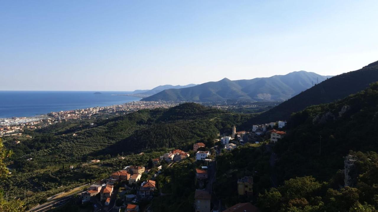 B&B Tra Cielo E Mare Pietra Ligure Exteriör bild