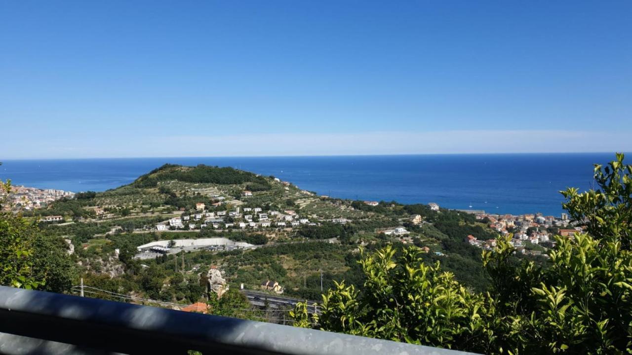 B&B Tra Cielo E Mare Pietra Ligure Exteriör bild