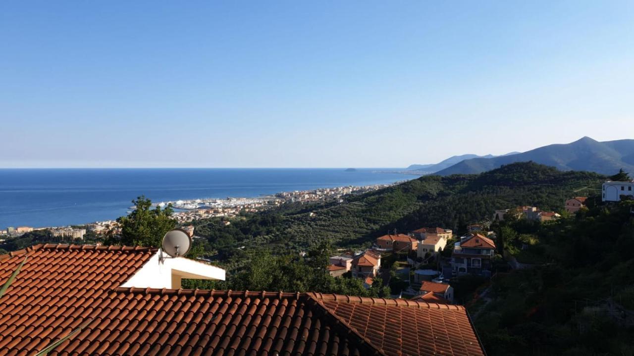 B&B Tra Cielo E Mare Pietra Ligure Exteriör bild